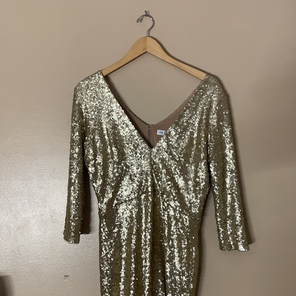 Dress The Population
Gold Casey Sheath - Picture 7 of 11